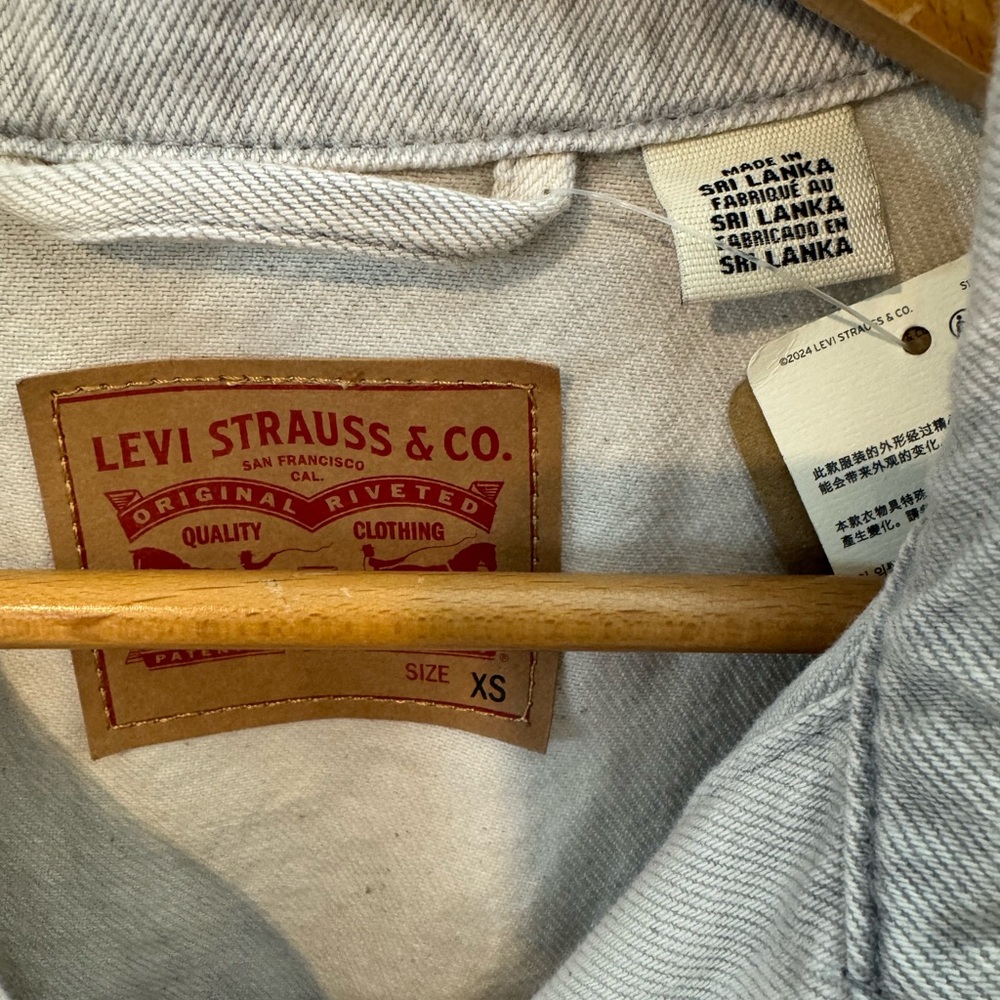 Levi’s 90s Trucker Jacket, Grey Wash Denim, Women’s XS, NWT - Picture 7 of 14